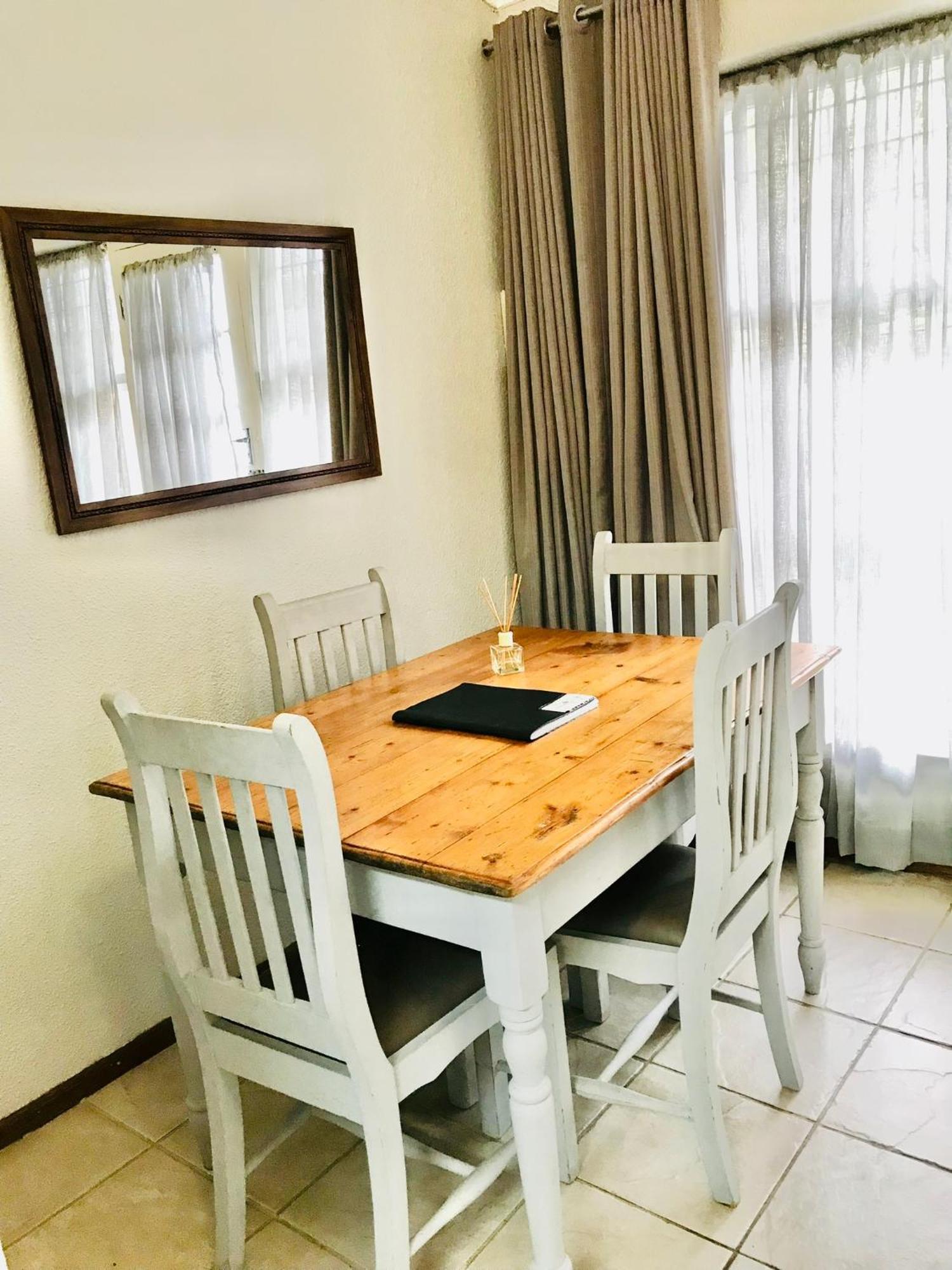 10Vdw Self Catering Apartments Durbanville Kültér fotó